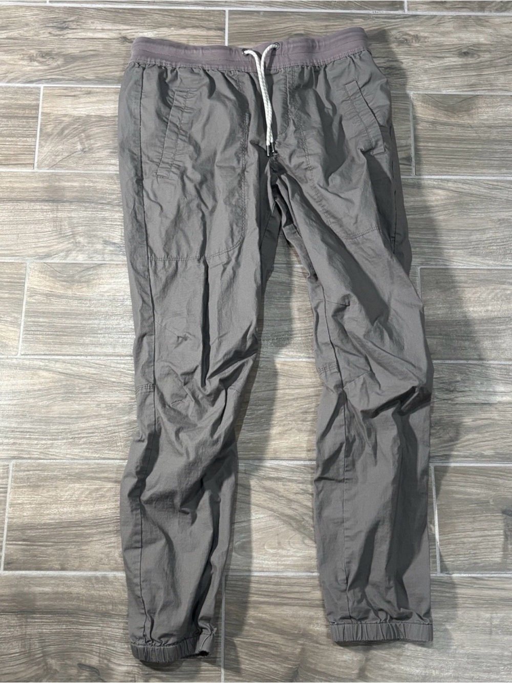 Vuori Pants Womens Medium Grey Performance Jogger Running Yoga Gym Pilates
